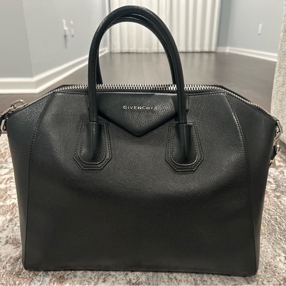 Givenchy Medium Antigona Leather Handbag
